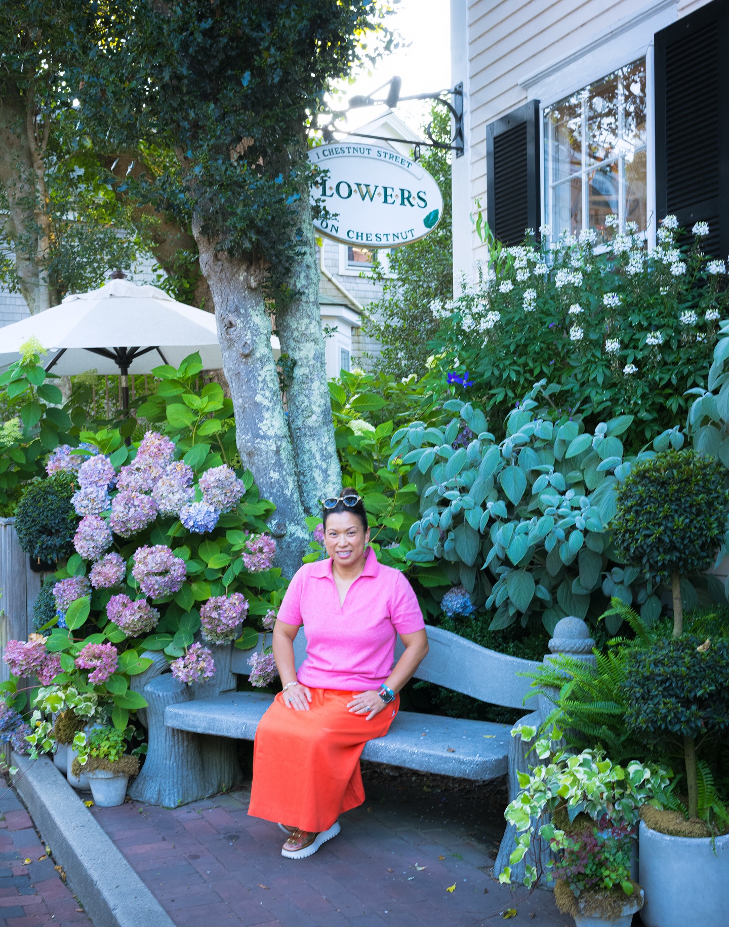 The flowers in Nantucket are magical! πΈπΈπΈ #summerflowers #hydrangea #farmerflorist #nantucket #islandflowers #locallygrown #farmgalflowerstravel #flowers #dahlias