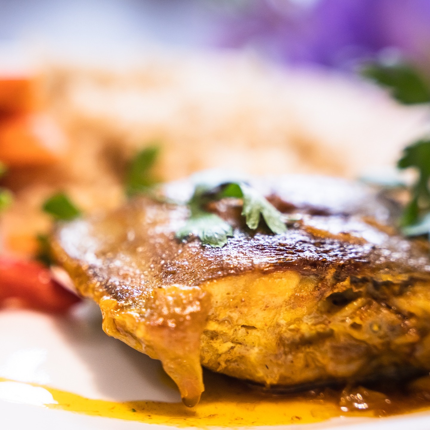 💕Pescado al curry
💕 Normalmente este pescado es un plato que comemos en casa cada semana o cada dos. Porque a parte de comer pescado, lo ponemos con arroz integral y algo de verdura y asi se come muy variado.
💕 Ya sabéis no olvidéis suscribiros, darle al like, cometar y compartir para que más gente pueda disfrutar de esta maravilla.
#amigosfoodiesinsta #comilonessinparar #foodsharinggroup #goldentastyfoodie #foodexplorertribe #recetasfaciles #easyfood#recetafacil #familyfood#delicious #yum #yummy #food #foodie #foodblogger #recetasricas #recetasfaciles#pescado #curry #bangladesh #india #arroz