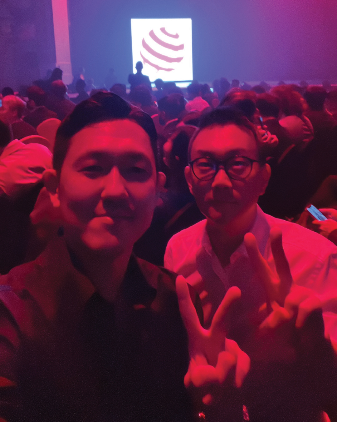 "Blooming Clouds", 2025 레드닷 디자인 어워드 수상
"Blooming Clouds" Wins 2025 Red Dot Design Award
싱가포르에서 열린 2025 레드닷 디자인 어워드 시상식에 다녀왔습니다. 도심 속 감성적 환상을 설계한 ‘Blooming Clouds’는,공공 공간에 대한 시적이고 실험적인 해석으로 가 디자인 콘셉트(건축) 부문 Winner로 선정되며, 그 특별한 순간을 팀과 함께 직접 경험할 수 있었습니다.
We visited Singapore for the 2025 Red Dot Design Award Ceremony, where “Blooming Clouds” was honored as a Winner in the Design Concept (Architecture) category. Designed as an emotional illusion within the urban landscape, the project was recognized for its poetic and experimental interpretation of public space, and it was a truly special moment to experience together as a team.
이번 수상은 팀이 함께 쌓아온 시간과 고민, 그리고 끊임없는 실험의 결과입니다.
서로의 시선이 모여 하나의 이야기가 되고, 그 이야기가 다시 공간이 되어 세상과 만나는 과정 속에서 우리는 함께 배우고 성장했습니다.
This award is the result of our shared time, dedication, and countless experiments. As our different perspectives came together to form one story and that story turned into a space that meets the world we learned, created, and grew side by side.
이 프로젝트를 함께 만들어준 모든 분들께 감사하며, 앞으로도 저희는 계속해서 도전하고, 과정 속에서 배우며, 함께 성장하는 디자인 스튜디오가 되겠습니다.
We’re deeply thankful to everyone who was part of this journey,and we’ll continue to challenge ourselves, learn through the process, and grow together as a design studio that creates with sincerity.
📍 서울특별시 강남구 대치동 945-2, 3, 4 필지
📍 945-2, 3, 4 Daechi-dong, Gangnam-gu, Seoul, South Korea
Team: Seonwook Jo, Myungsoo Ha
@clark____03 @ms_ar_h
Photo: Yoon,joonhwan_UrbanRecord @yoon_joonhwan
#레드닷 #레드닷어워드 #레드닷디자인어워드 #레드닷수상작 #에스에스피건축사사무소 #건축가박성기 #박성기 #건축가
#건축 #디자인 #건축디자인 #젊은건축가 #팝업 #근린생활시설 #꼬마빌딩 #강남 #대치동
#RedDot #Reddot2025 #RedDotDesign #DesignConcept #Architecture #BloomingClouds #studiosunggipark #ssp #architect #architecture #architecturaldesigner #youngarchitect #bithumb_official #bithumb