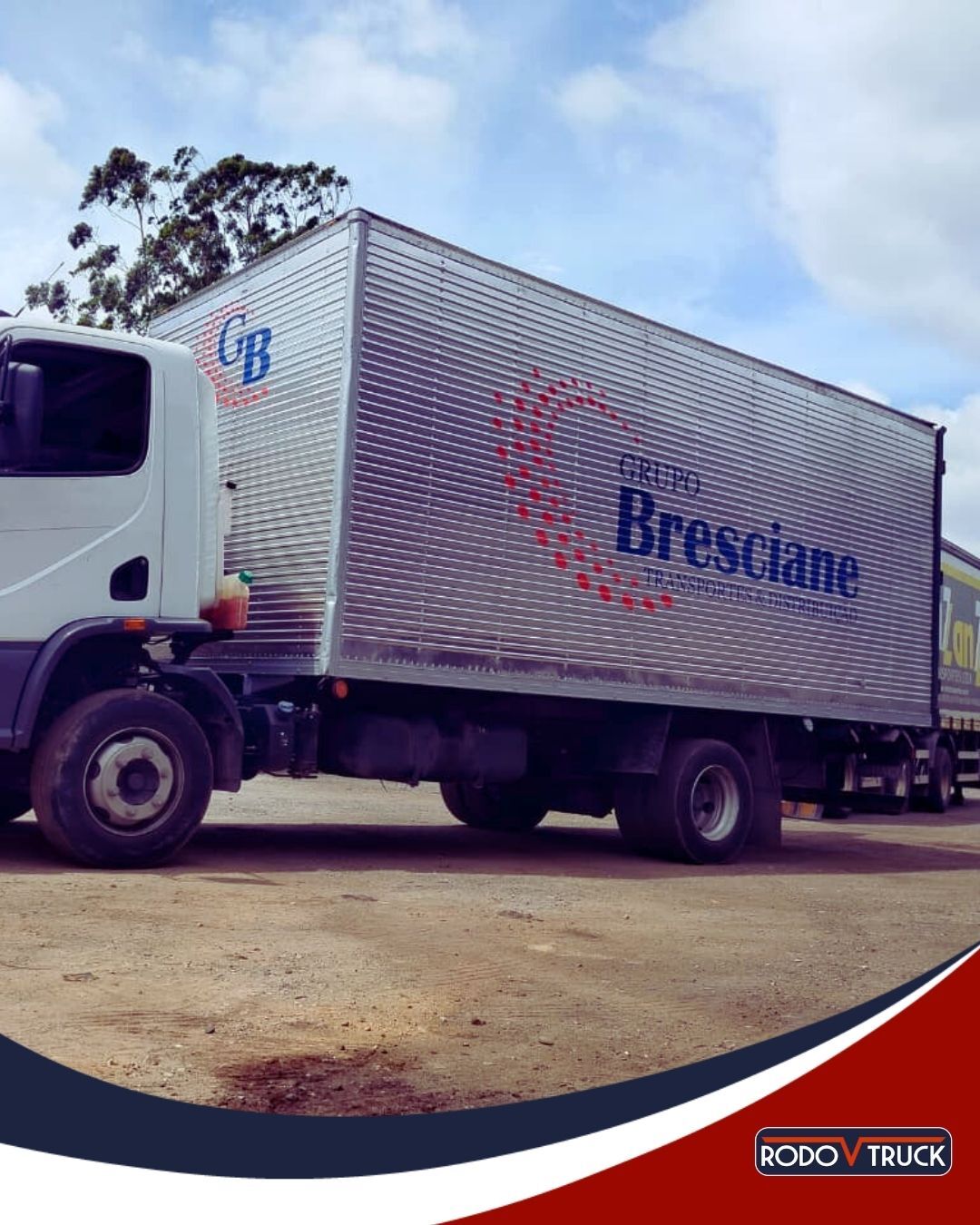 Mais um baú alumínio do Grupo Bresciane padronizado e levando nosso DNA. Destaque, visibilidade e fortalecimento da marca.
Que tal padronizar seu implemento ou frota com a gente? Basta nos chamar pelo link na Bio.
Seguimos com força total!
#RodovTruck #BaúAlumínio #PadronizaçãoDeFrota
